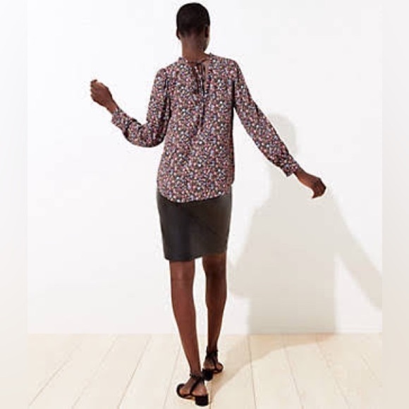 Loft Vine Floral Black Pink Ruffle Collar Tie Back Flowy Blouse sz Small - Picture 3 of 9